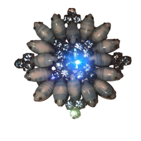 𝅺vtg Juliana DE Blue Stripe Milk Glass Rhinestone Flower Brooch 2” Confirmed - Picture 4 of 10